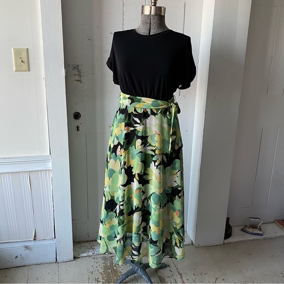 Donna Morgan Midi Maxi Sheer Floral Print Dress - Picture 3 of 9